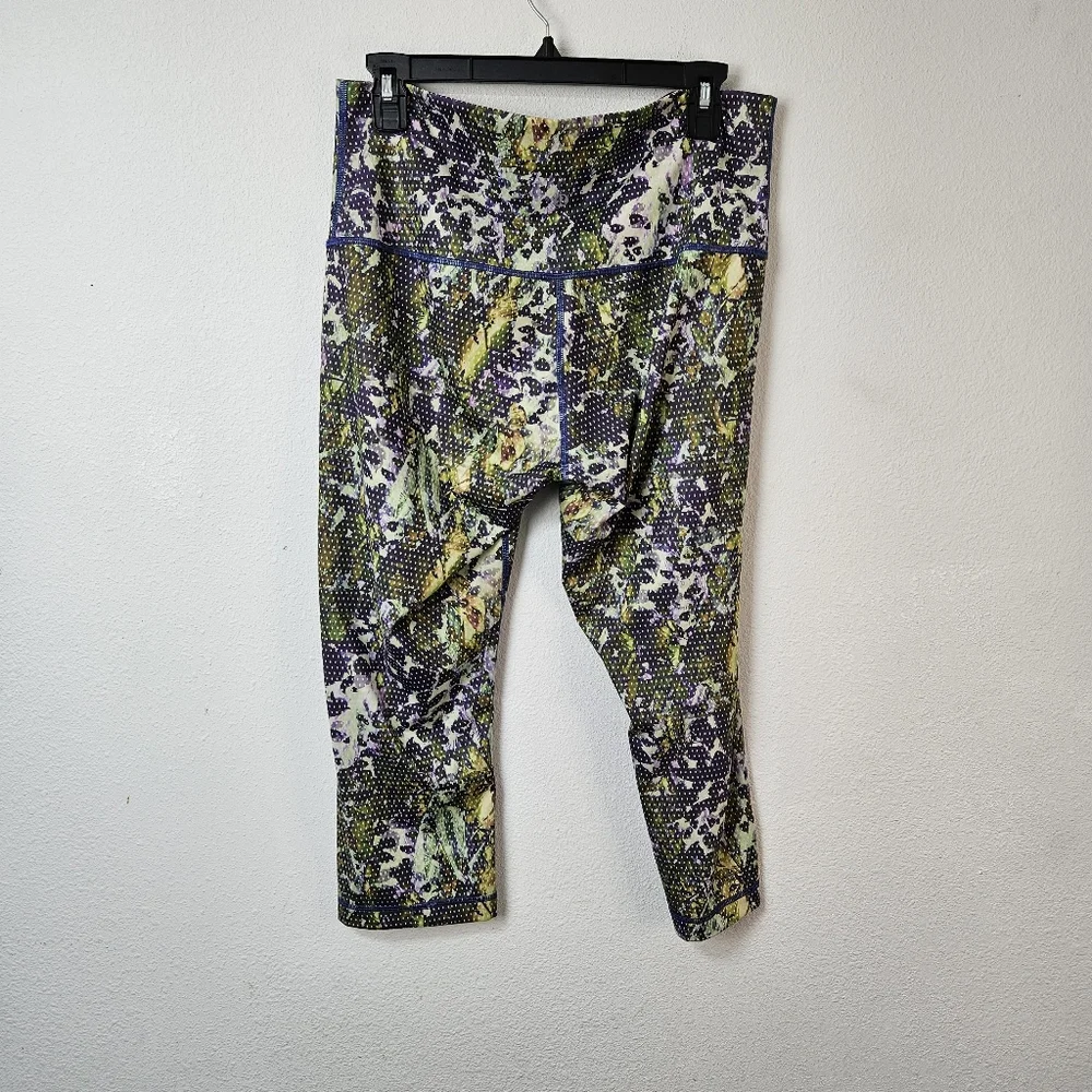 LULULEMON Wunder Under Crop II *Full-On Luxtreme Roll Down Floral Sport White
